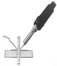 焊锡时先与锡丝接触