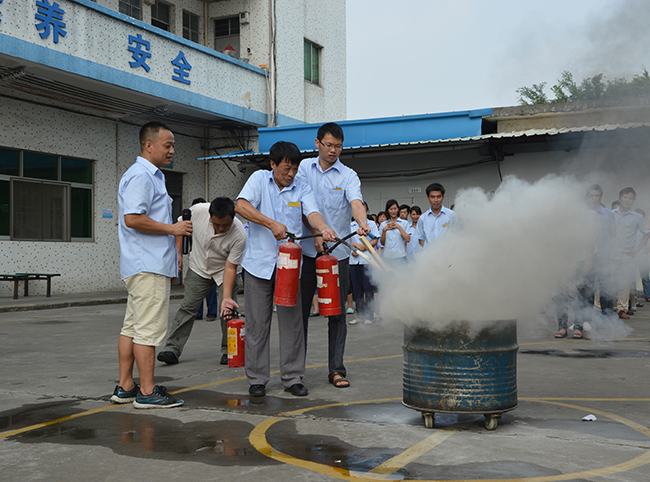 绿志岛焊锡厂_正确使用灭火器